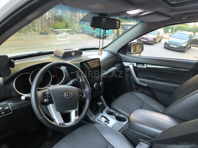 Kia Sorento-8