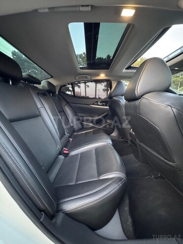 Nissan Maxima-19