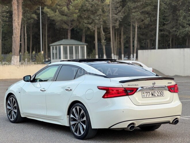Nissan Maxima-4