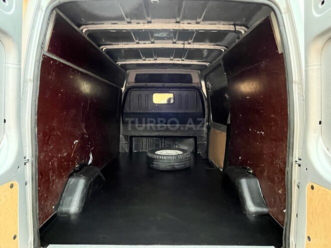Ford Transit-12