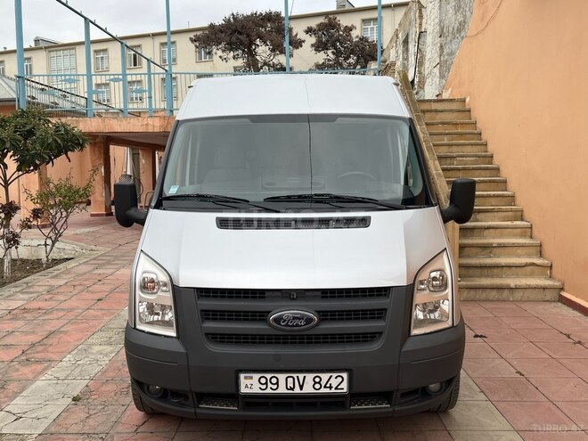 Ford Transit-6