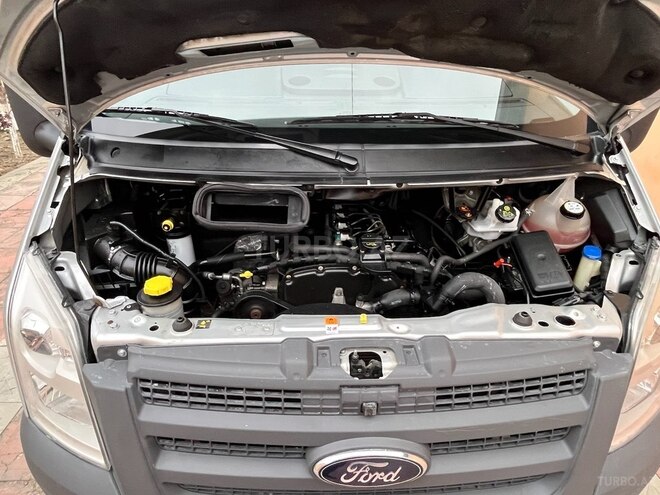 Ford Transit-19