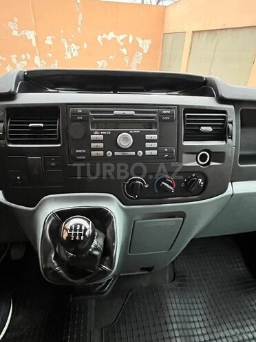 Ford Transit-14
