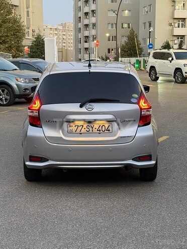 Nissan Note-7