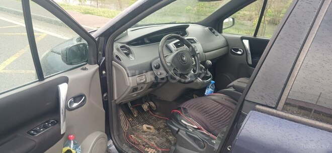Renault Megane Scenic-11