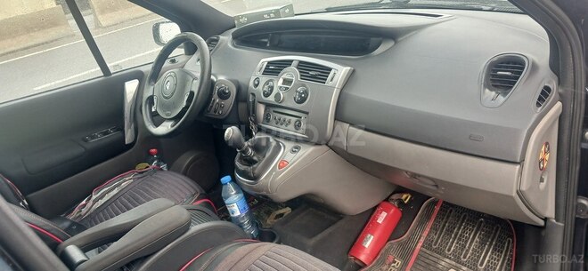 Renault Megane Scenic-8
