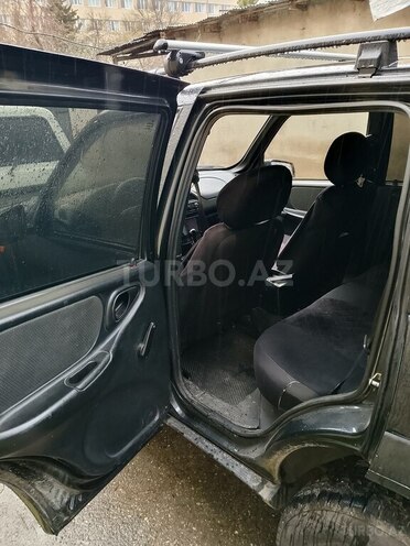 Chevrolet Niva-10