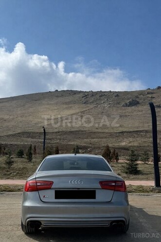 Audi A6-2