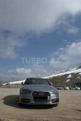 Audi A6-1