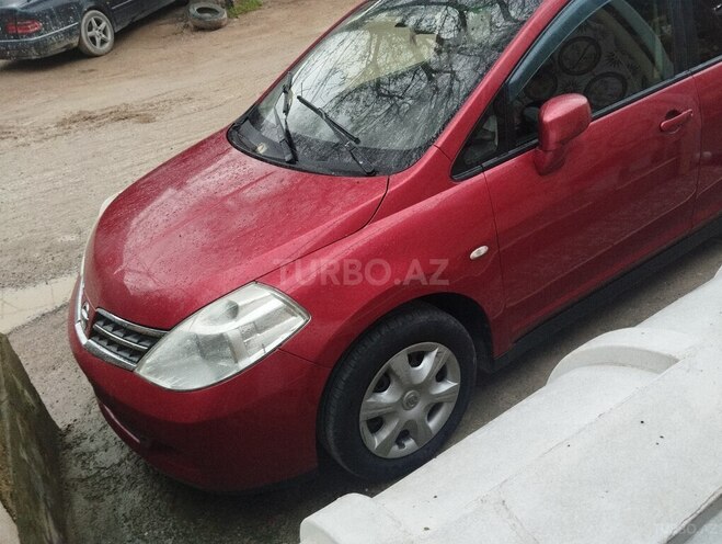 Nissan Tiida-2