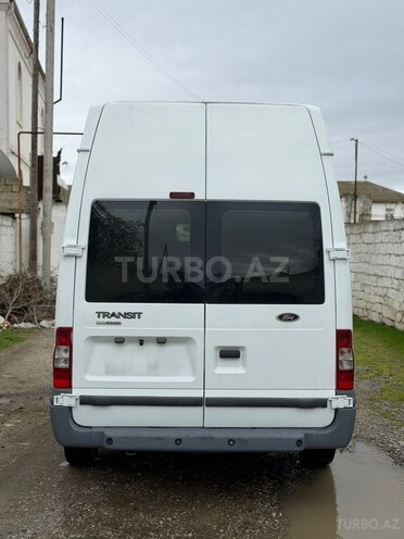 Ford Transit-9