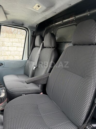 Ford Transit-5