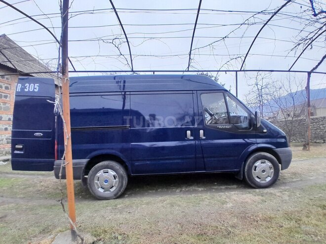 Ford Transit-6