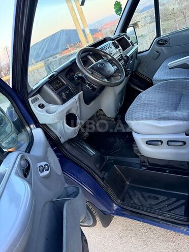Ford Transit-18