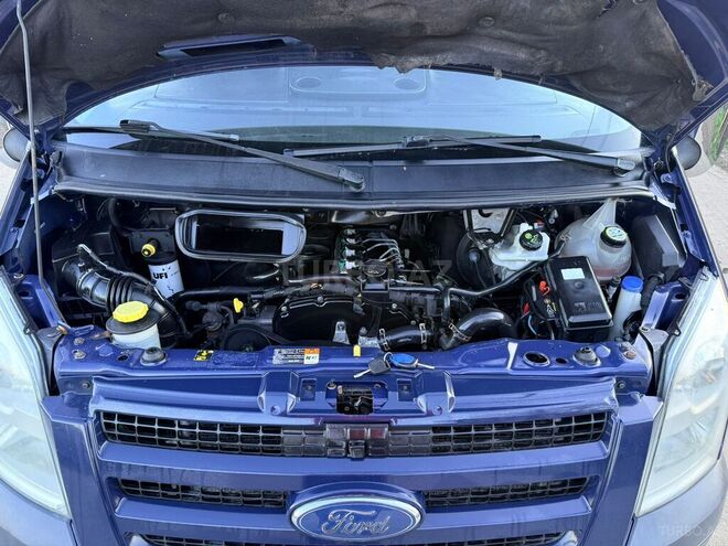 Ford Transit-20