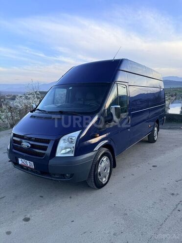 Ford Transit-12