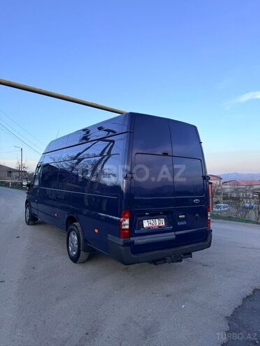 Ford Transit-13