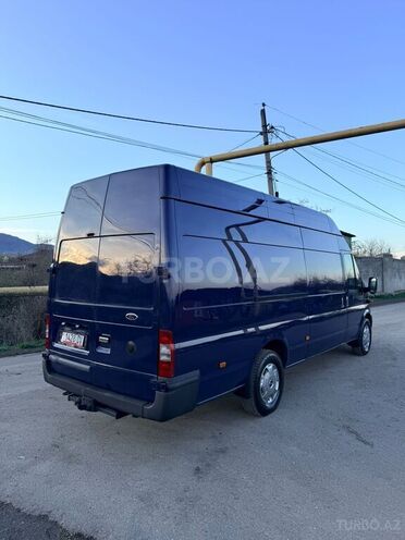 Ford Transit-11