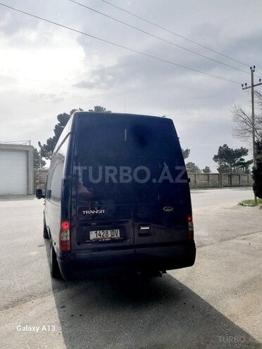 Ford Transit-9