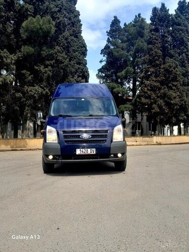 Ford Transit-1