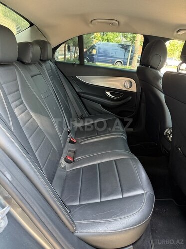 Mercedes E 200 d-9