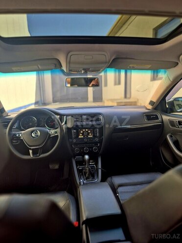 Volkswagen Jetta-6
