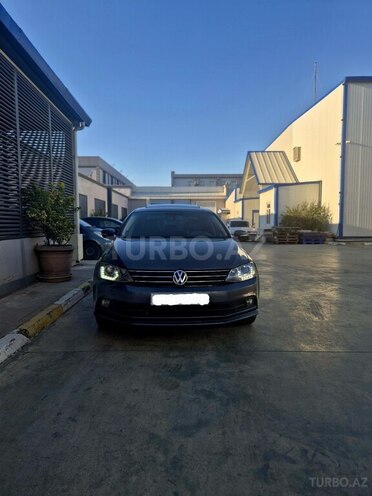 Volkswagen Jetta-11