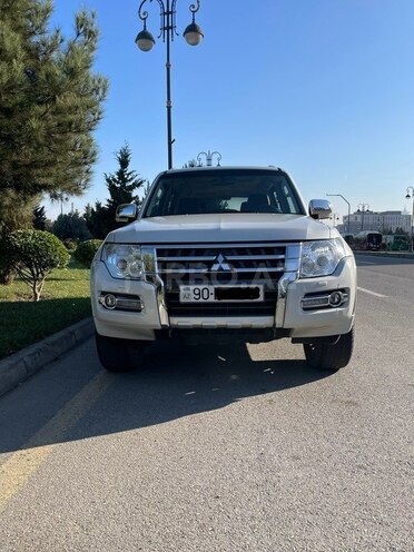 Mitsubishi Pajero-1