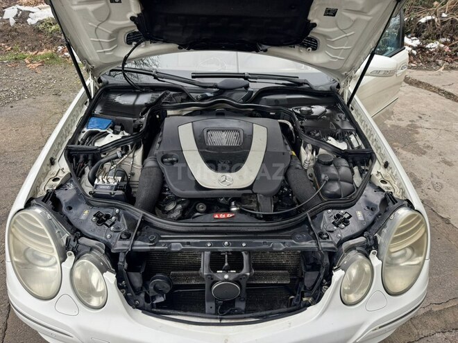 Mercedes E 280-9