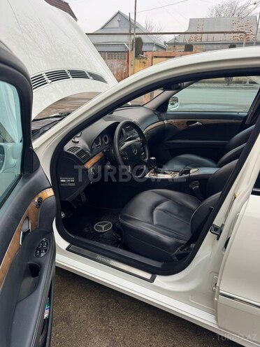 Mercedes E 280-5