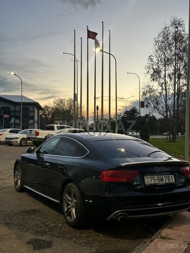 Audi A5-5