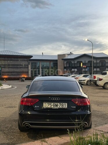 Audi A5-4