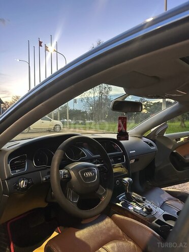 Audi A5-11