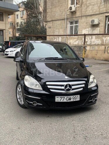Mercedes B 180-1