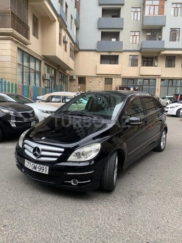 Mercedes B 180-3