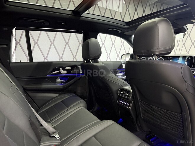 Mercedes GLS 450 4MATIC-11
