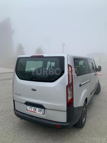 Ford Tourneo Custom-2