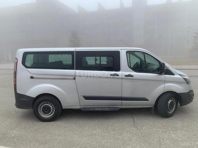 Ford Tourneo Custom-4
