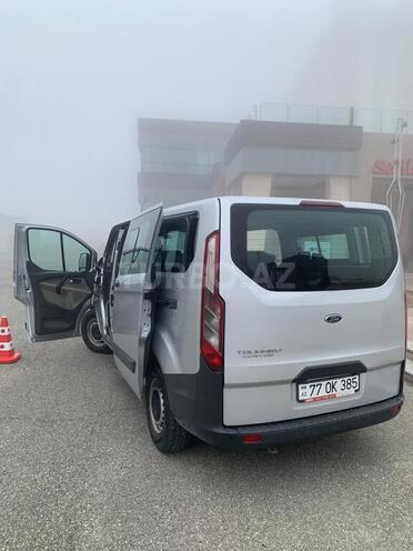Ford Tourneo Custom-5