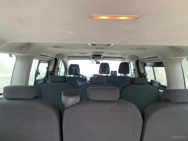 Ford Tourneo Custom-9
