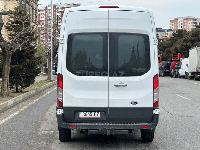 Ford Transit-5