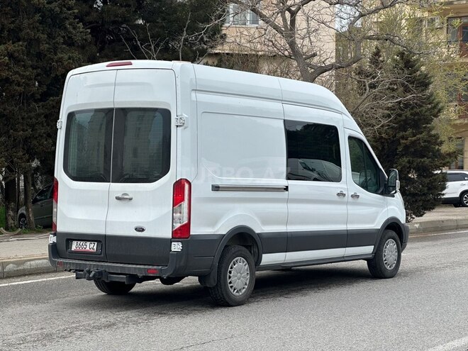 Ford Transit-4