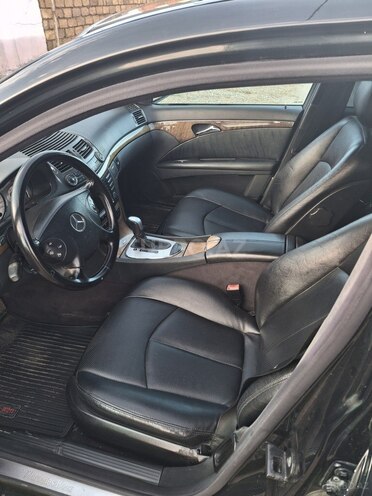 Mercedes E 240-8