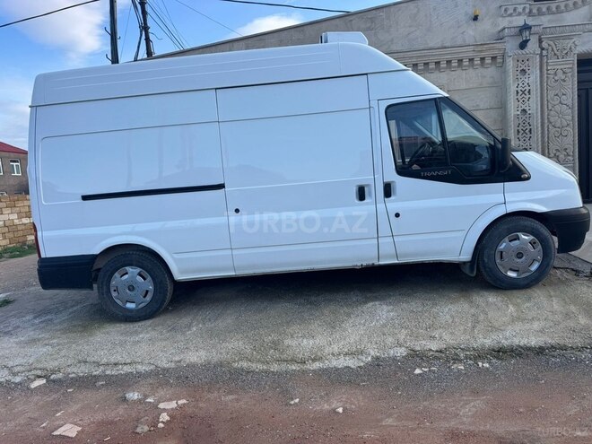 Ford Transit-5