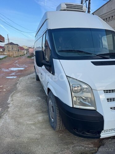 Ford Transit-3