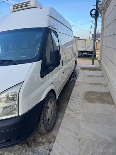 Ford Transit-2