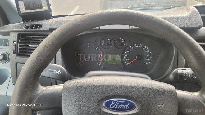 Ford Transit-5