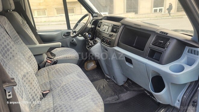 Ford Transit-4