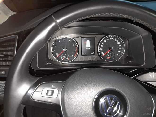 Volkswagen Multivan-10