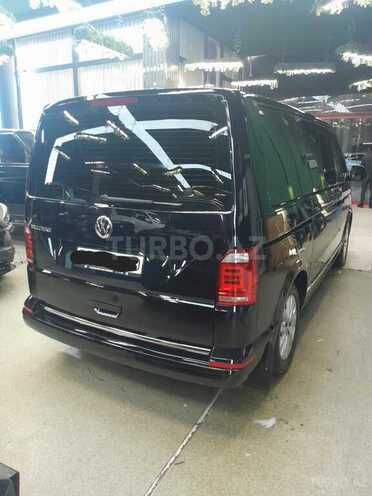 Volkswagen Multivan-5